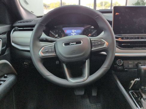 Used 2025 Jeep Compass Limited AWD/4WD image 19
