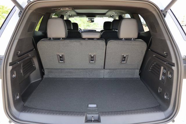 New 2026 Buick Enclave Avenir w/ Super Cruise Package FWD image 32