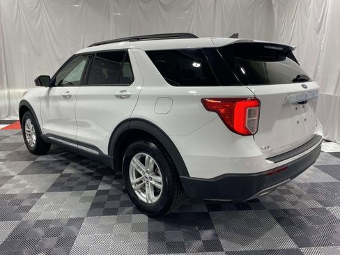 Used 2022 Ford Explorer XLT w/ Equipment Group 202A AWD/4WD image 2