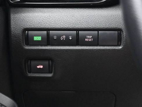 Used 2024 Nissan Sentra SV FWD image 23