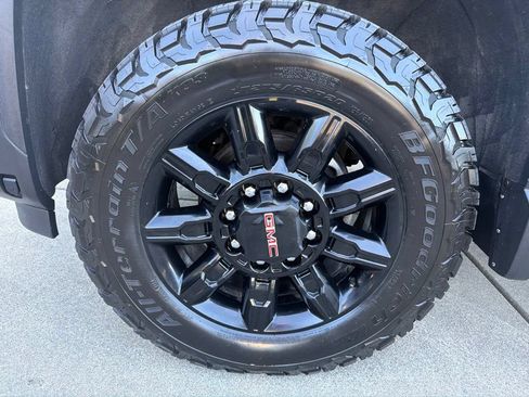 Used 2025 GMC Sierra 3500 AT4 w/ AT4 Premium Plus Package AWD/4WD image 35