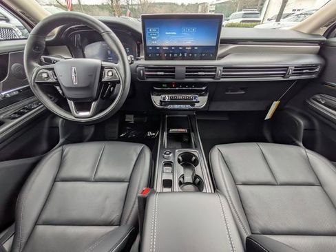 New 2026 Lincoln Corsair Reserve image 13