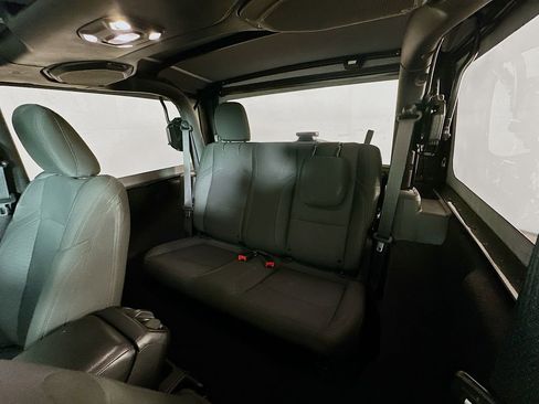 Certified 2019 Jeep Wrangler Sport image 31