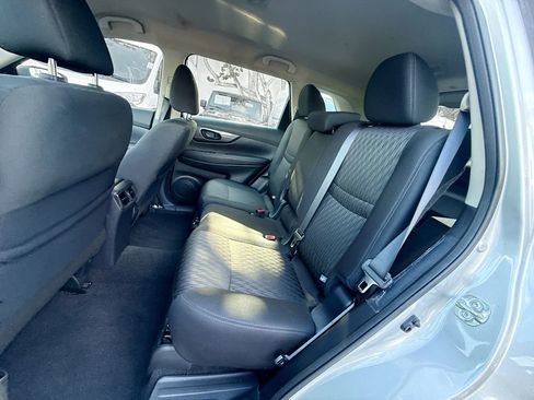 Used 2020 Nissan Rogue AWD image 27
