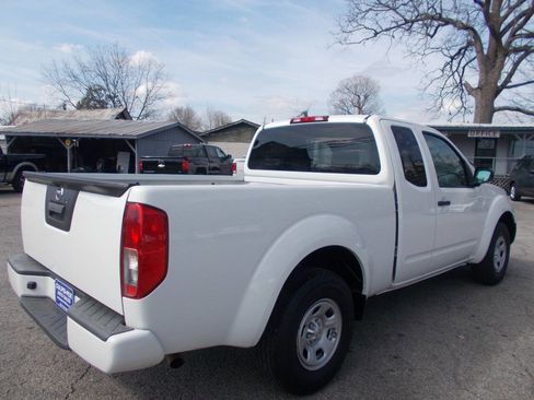 Used 2019 Nissan Frontier S image 3