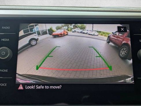 Used 2024 Volkswagen Taos SE FWD image 13