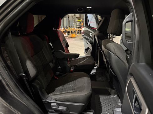 Used 2020 Ford Explorer XLT RWD image 22