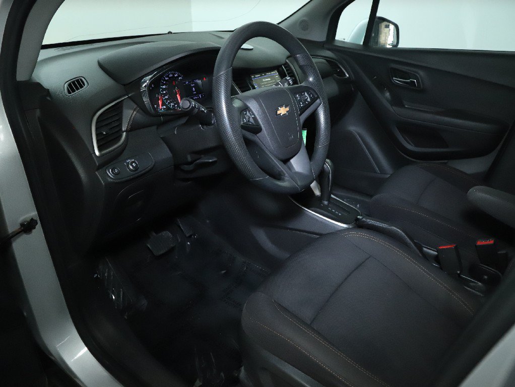 Used 2019 Chevrolet Trax LT AWD/4WD image 17
