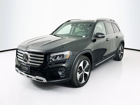 Used 2025 Mercedes-Benz GLB 250 image 3