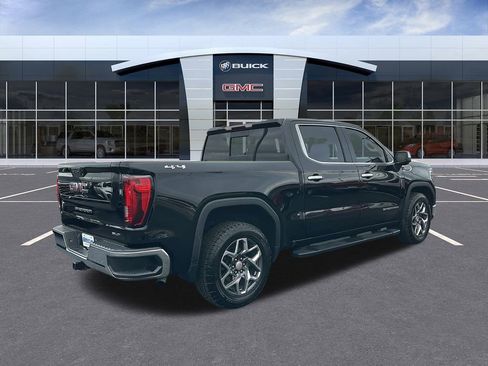 Used 2022 GMC Sierra 1500 SLT w/ SLT Convenience Package image 5