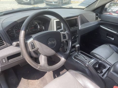 Used 2010 Jeep Grand Cherokee Laredo AWD/4WD image 13