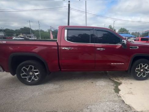 Certified 2023 GMC Sierra 1500 SLT w/ X31 Off-Road Package AWD/4WD image 9