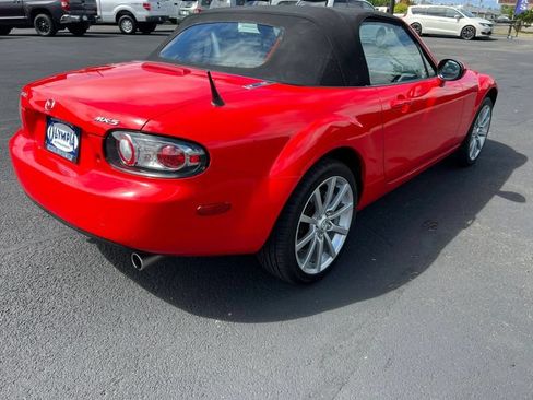Used 2006 MAZDA MX-5 Miata Grand Touring RWD image 11