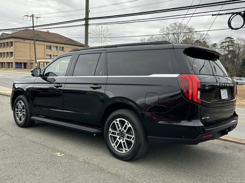 Used 2025 Ford Expedition Max Active image 5