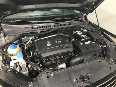 Used 2016 Volkswagen Jetta SEL w/ Lighting Package image 28