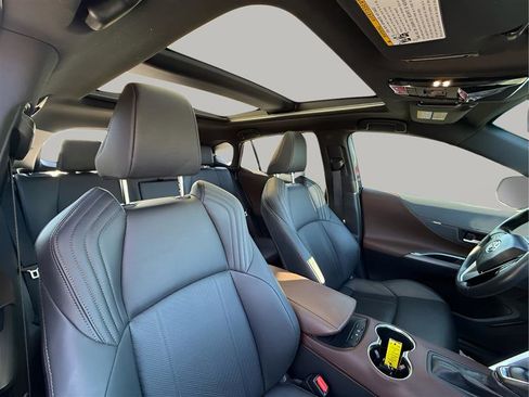 Used 2021 Toyota Venza Limited image 20