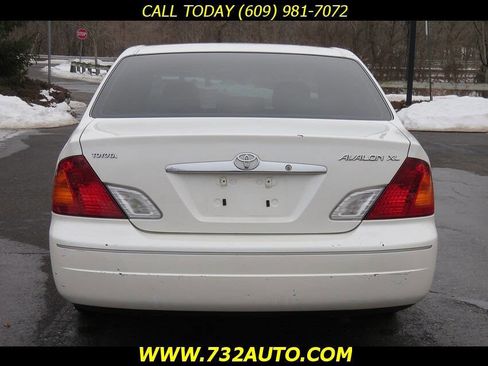 Used 2000 Toyota Avalon XL image 8