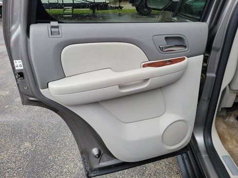 Used 2009 Chevrolet Tahoe LT w/ Luxury Package image 12