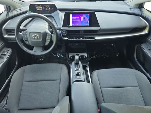 Used 2024 Toyota Prius LE FWD image 9