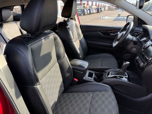 Used 2022 Nissan Rogue Sport SV w/ Technology Package image 18