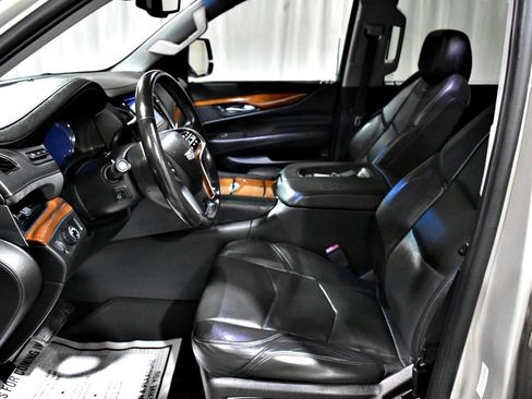 Used 2016 Cadillac Escalade ESV Luxury image 35