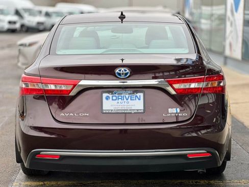 Used 2018 Toyota Avalon Limited image 4