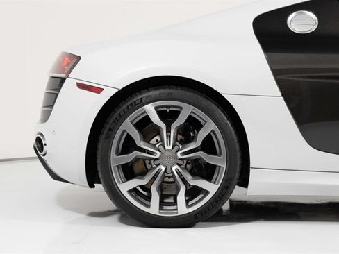 Used 2012 Audi R8 V10 AWD/4WD image 12