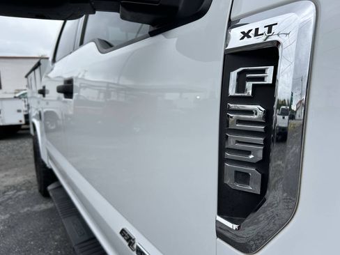 Used 2018 Ford F250 XLT w/ XLT Value Package AWD/4WD image 14