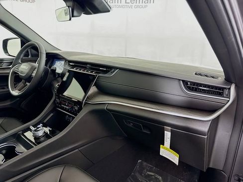 New 2025 Jeep Grand Cherokee Limited image 29