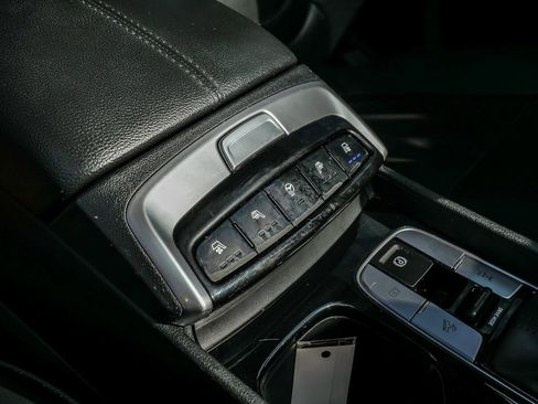 Used 2024 Hyundai Santa Cruz Limited image 16