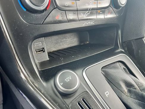 Used 2016 Ford Focus Titanium w/ Titanium Technology Package FWD image 24