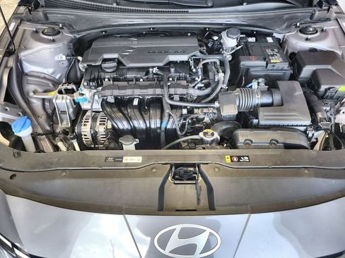 Used 2025 Hyundai Elantra SEL FWD image 26
