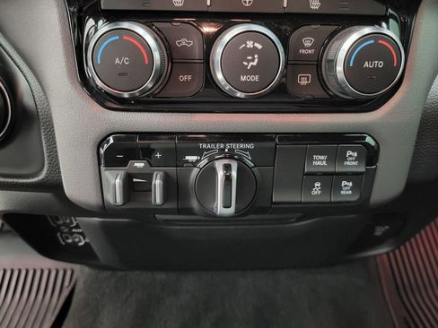 Used 2022 RAM 1500 Big Horn image 8