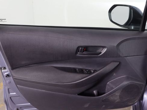 Used 2025 Toyota Corolla LE w/ Convenience Package FWD image 19