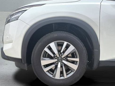 Used 2024 Nissan Pathfinder SL image 14