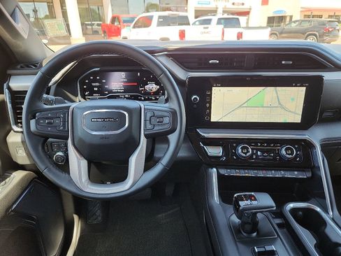 Used 2024 GMC Sierra 1500 Denali w/ Technology Package AWD/4WD image 11
