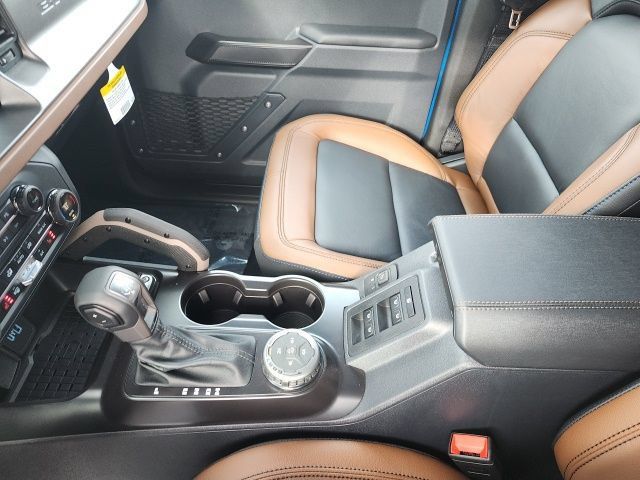 New 2024 Ford Bronco Outer Banks w/ Sasquatch Package AWD/4WD image 21