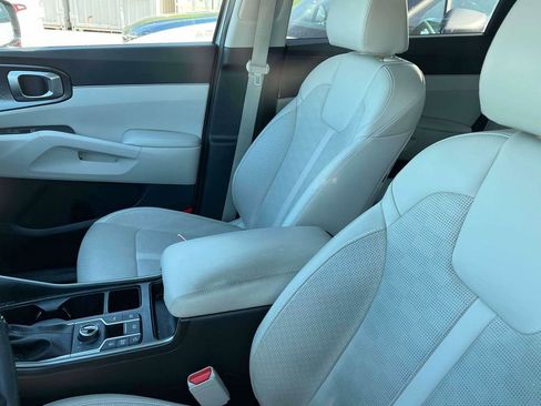 Used 2024 Kia Sorento S w/ Panoramic Sunroof Package AWD/4WD image 5