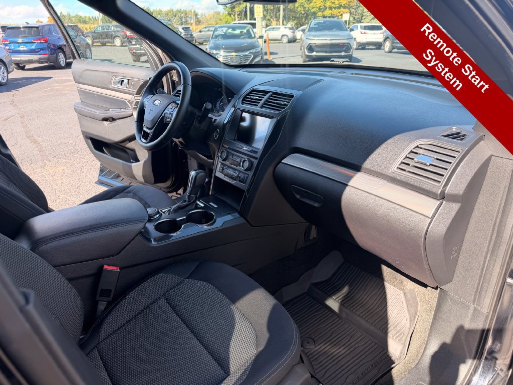 Used 2018 Ford Explorer XLT w/ Equipment Group 201A AWD/4WD image 36