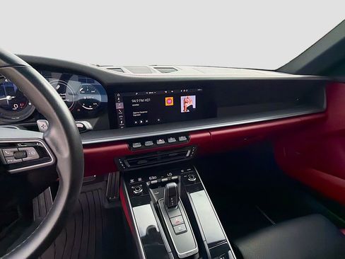 Used 2020 Porsche 911 Carrera 4S w/ Premium Package image 27