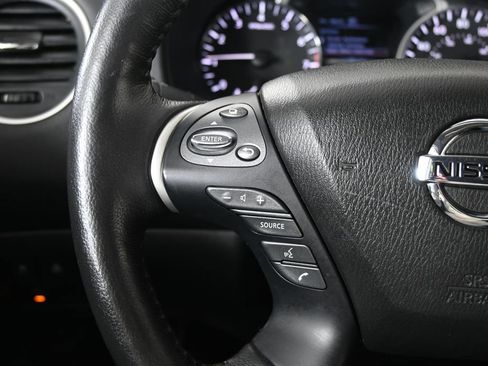 Used 2020 Nissan Pathfinder SL image 38