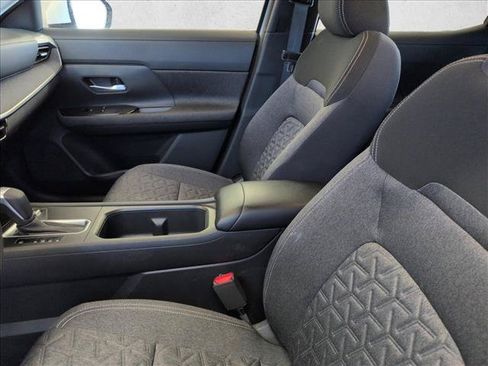Used 2025 Nissan Kicks SV FWD image 15