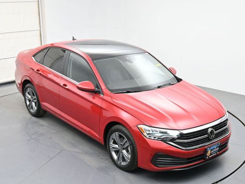 Certified 2024 Volkswagen Jetta SE FWD image 33