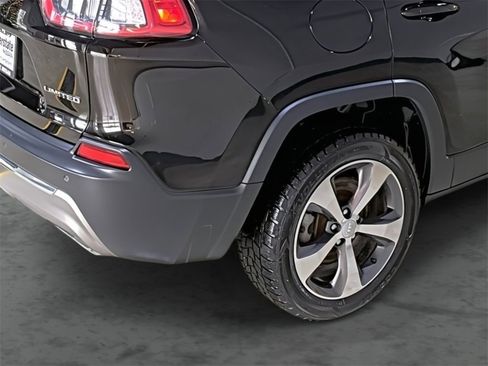 Used 2020 Jeep Cherokee Limited image 12