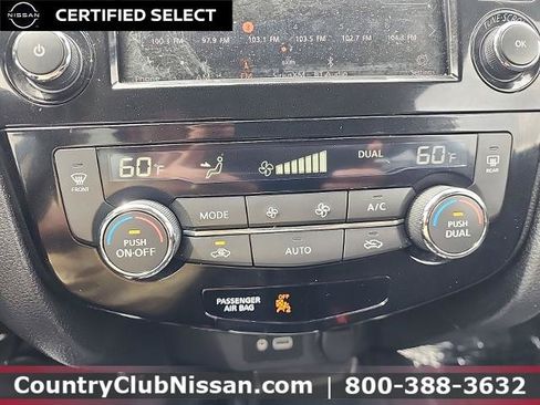 Certified 2019 Nissan Rogue SV w/ Premium Package AWD/4WD image 16