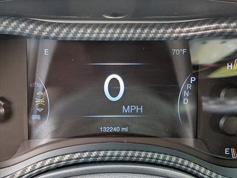 Used 2017 Jeep Grand Cherokee Overland image 11