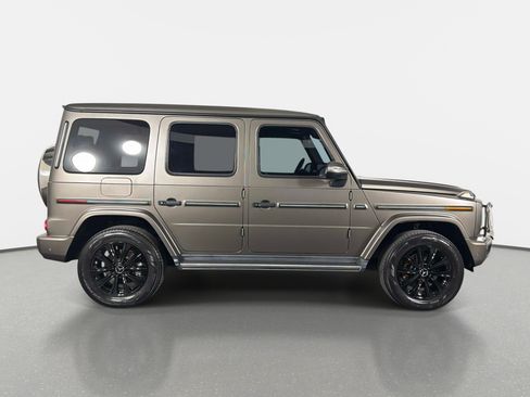 Used 2022 Mercedes-Benz G 550 image 2
