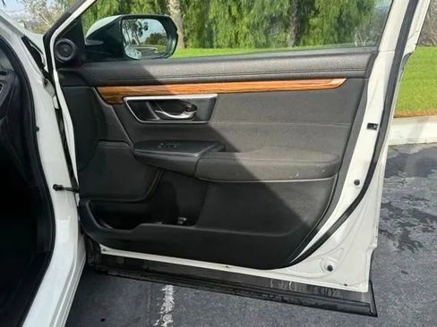 Used 2018 Honda CR-V EX image 9