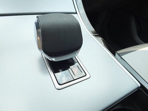 Used 2025 Land Rover Range Rover Velar S AWD/4WD image 29