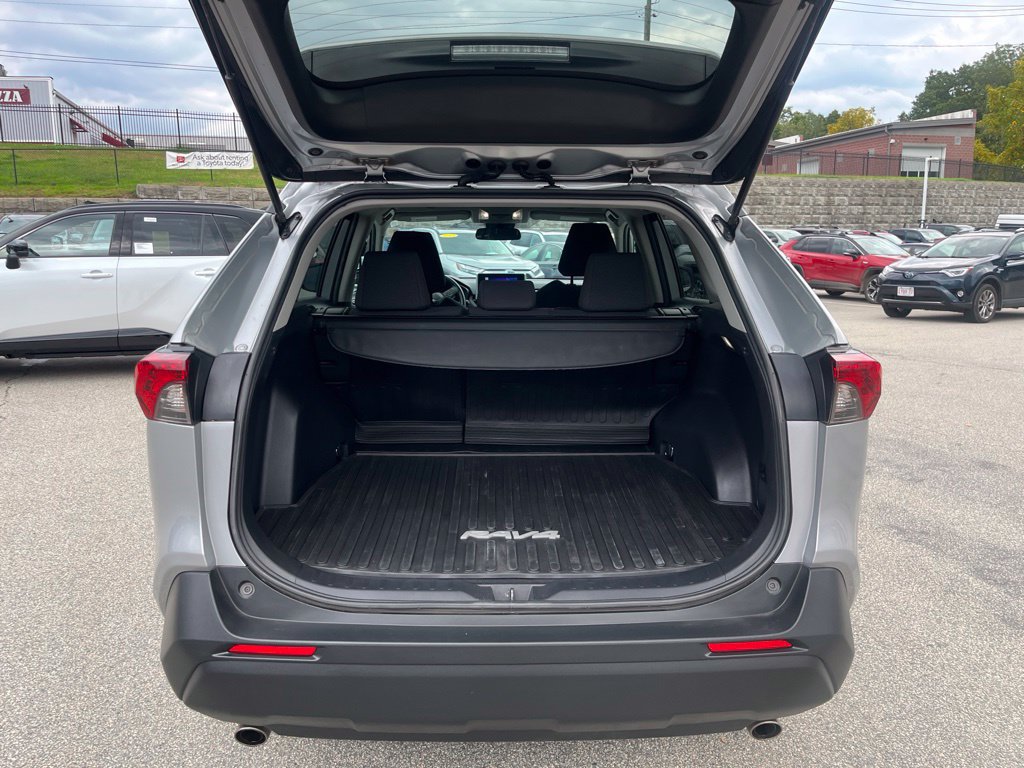 Used 2023 Toyota RAV4 LE AWD/4WD image 11